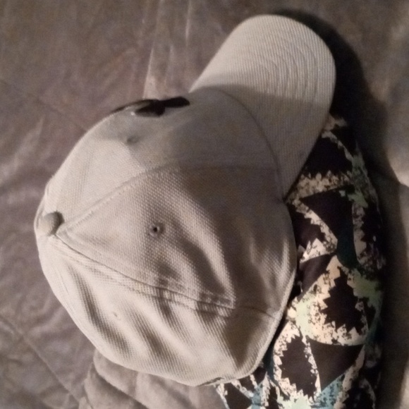 Mens Under Armour Golf White Stretch Hat Heatgear Size LG/XL - Picture 4 of 6